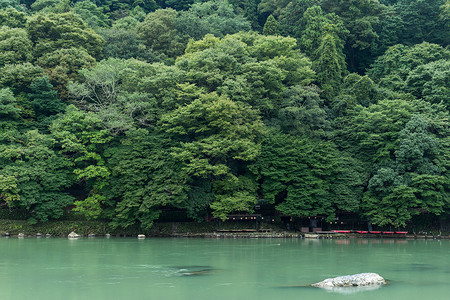 阿拉皮山湖图片