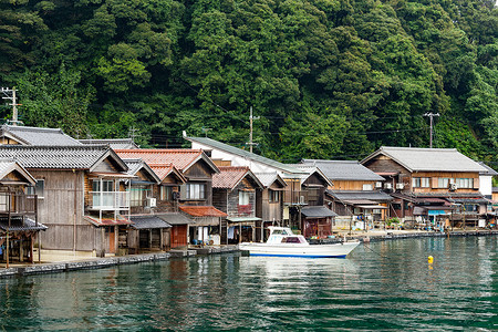 船屋Ine Cho传统水屋地标森林地区吸引力半岛房子街道海景游客旅行背景
