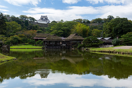 长滨传统纳加哈马堡风景植物古董木头文化建筑学城堡池塘房子花园背景