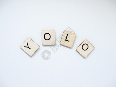 YOLO 木函背景