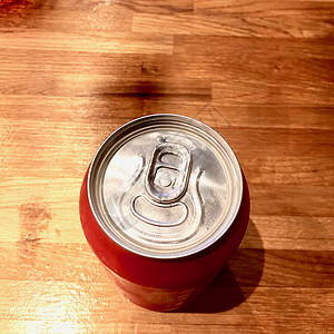 红罐加饮料背景图片