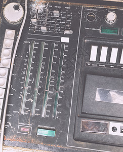 旧式不必要 有故障的音乐设备搅拌器控制DJ控制器蓝色灰尘渠道模拟技术打碟机木板平衡体积娱乐背景图片