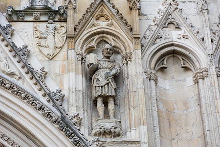 雕刻在教堂墙上的石碑骑士背景图片