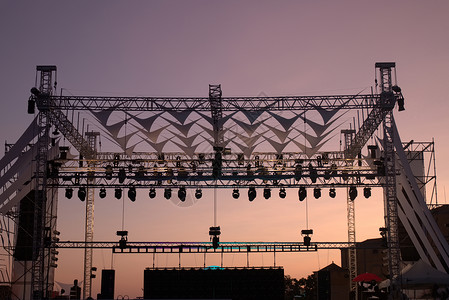 音乐音乐会舞台岩石居住派对聚光灯娱乐流行音乐场景照明展示背景图片