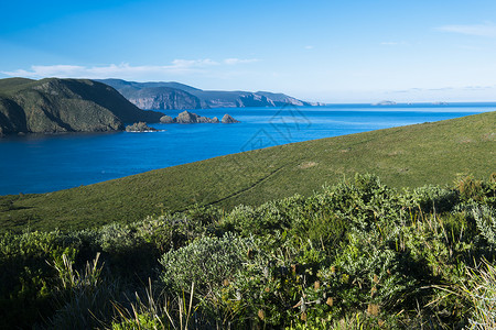 下午晚点看到布鲁尼岛海滩的景象海岸旅行风景蓝色海洋背景图片