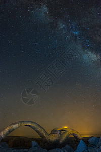 以色列的银河和废墟考古学乳白色星星银河系历史天空背景图片