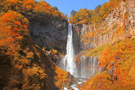 华严瀑布日本人国家的高清图片