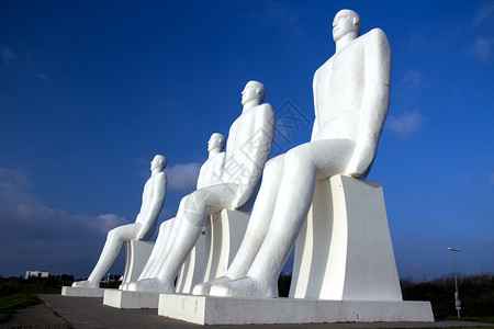 埃斯比约海洋男子纪念碑地标建筑学文化力量蓝色港口男性观光游客旅行背景
