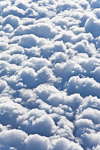 空中观察云层背景图片