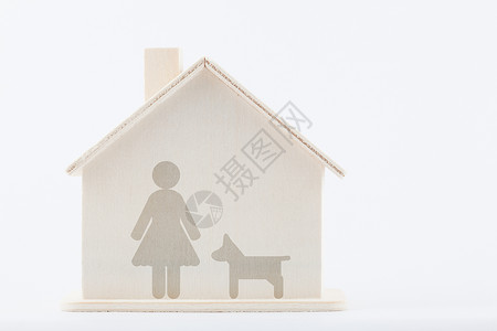 家庭多元性概念 在家养狗的妇女背景图片