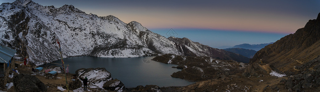 翠屏湖尼泊尔的戈赛孔达湖旅行山脉旅游远足宽屏天空生态假期全景背景