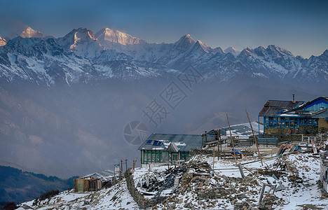 尼泊尔的山地小屋假期旅游远足生态天空山脉旅行村庄背景图片