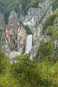扎克博卡瀑布国家悬崖森林洞穴峡谷冒险公园石头瀑布溪流背景