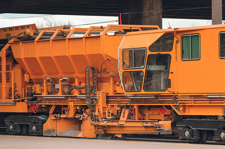 夯实工业修理火车碎石运输维修石工履带机柴油机货物石方工程金属背景