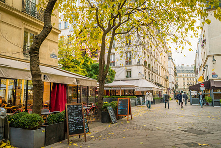 巴黎18e区法国秋天高清图片
