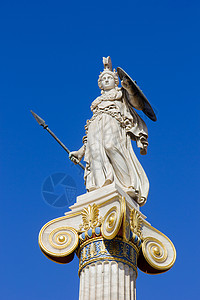 柱状古希腊雕像大理石历史性文化纪念碑蓝色传统白色柱子晴天背景图片