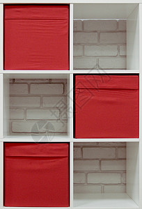 红色口音水平的现代白色书架背景图片