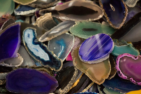 一组天然矿物宝石矿物学水晶蓝色收藏岩石玫瑰宏观首饰石头珠宝背景图片
