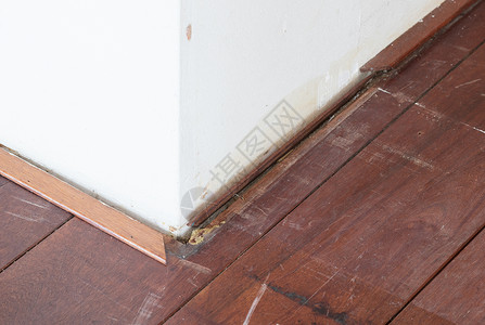 旧划痕木飞路台上的底座木头橡木房间压板地板地面划伤奢华天花板线条背景图片
