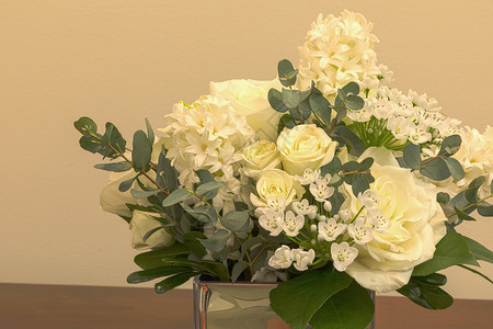 白星风信子白色婚礼花束花束 包括玫瑰白花风格绣球花花朵白丁香装饰背景