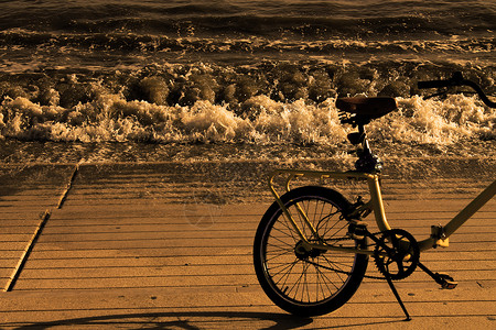 赛皮亚式的海滨自行车高清图片