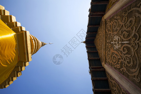 测量崇拜蓝色旅行宝塔历史寺庙地标旅游天空佛教徒背景图片