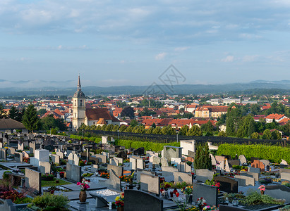比斯特里察斯洛文尼亚全景历史性森林天线大教堂爬坡中心旅游首都日落教会背景