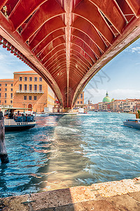 意大利威尼斯宪法桥底下 意大利威尼斯背景图片