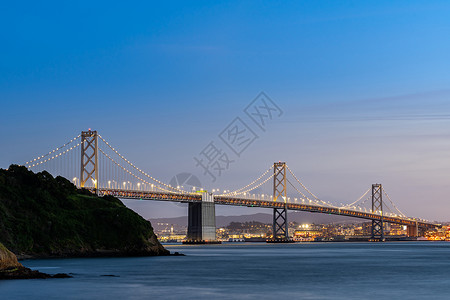 顺丰包邮旧金山湾桥日落景观天际天空办公室运输摩天大楼市中心城市商业背景