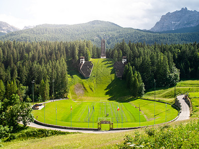 3米跳台意大利多洛米特人Cortina dAmpezzo建筑学地标运动森林竞技场设施旅行全景游客旅游背景