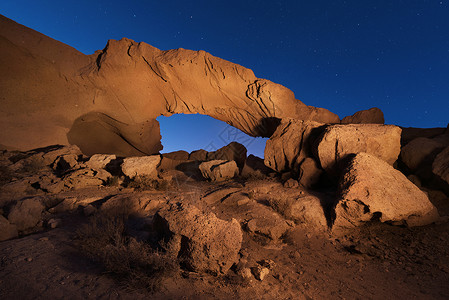 沙漠夜景西班牙加那利岛特纳里费 火山岩拱门的夜景星迹编队远足星星沙漠星系摄影冒险旅行小径背景