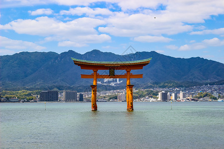 岛神社的漂浮托里门神道牌坊历史性地标旅行世界宗教红色寺庙背景图片