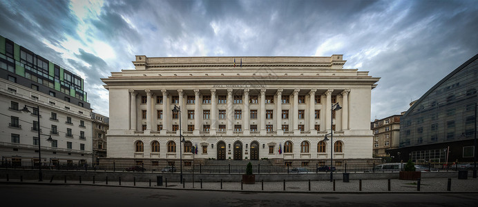 布加勒斯特罗马尼亚国家银行旅行金融旅游楼梯国家城市脚步建筑学总部建筑背景图片