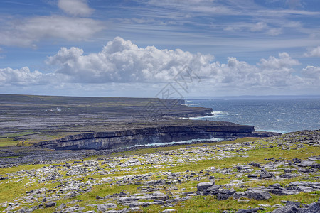 阿鲁米古爱尔兰阿拉兰群岛村庄石头海洋岩石海岸背景