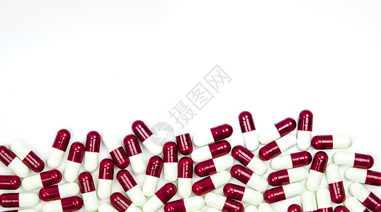 五颜六色的抗生素胶囊药片在白色背景下与复制空间分离 耐药 抗生素用药合理 卫生政策和医保理念药品健康保险疾病宏观制药药物工作室药背景图片