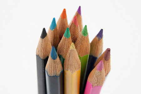 彩色铅笔设备插图工作色彩组织美术工具办公用品命令创造力背景图片