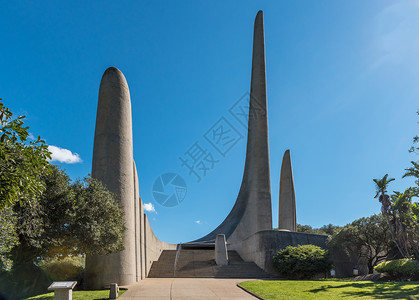 南非空军纪念馆Paarl的南非荷兰语语言纪念碑农村历史性风景纪念馆灌木博物馆旅游岩石爬坡衬套背景