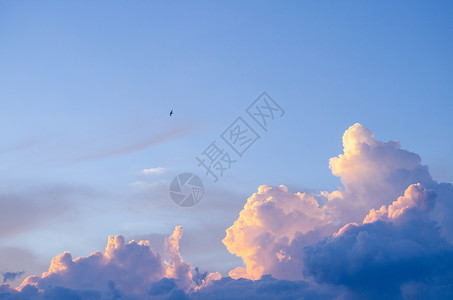 天高云阔浑浊夏天高清图片