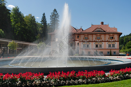 斯帕镇卢哈科维茨建筑历史性程序长椅休息药品历史治疗公园温泉背景图片