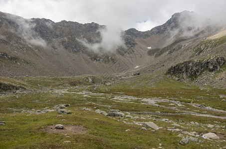 附近高地景观高清图片