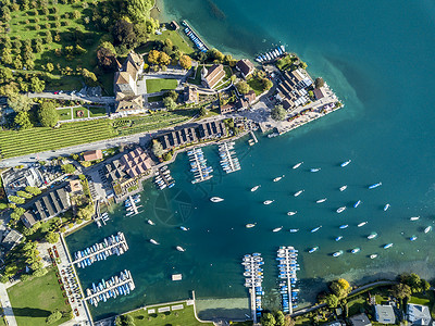 瑞士斯皮埃兹镇白色旅游旅行蓝色建筑眼睛建筑学绿色天空背景