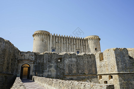 法里纳塔意大利卡拉布里亚的圣塞韦琳娜城堡建筑学旅行建筑风景废墟石头历史性堡垒岩石地块背景