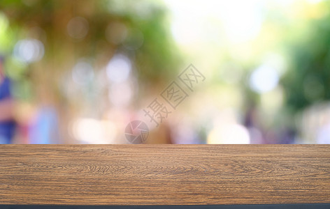 抽象模糊背景 o 前的木桌形象公园墙纸花园木板嘲笑晴天太阳柜台产品剪辑背景图片