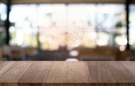 在抽象模糊bokeh背面的空暗黑木桌前g食物酒吧店铺剪辑展示背景咖啡厨房桌子木头背景图片