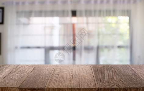 在抽象模糊bokeh背面的空暗黑木桌前g食物木板咖啡店咖啡厨房商业房间木头桌子酒吧背景图片