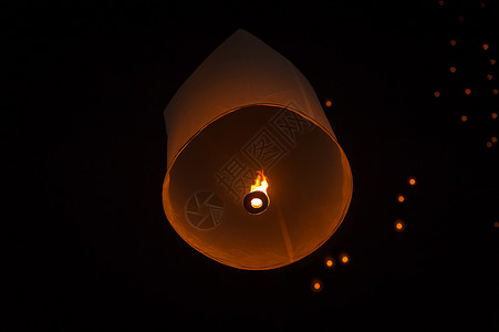 叶平节灯笼关灯旅行蜡烛浪漫黄色烛光火焰文化宗教庆典背景图片