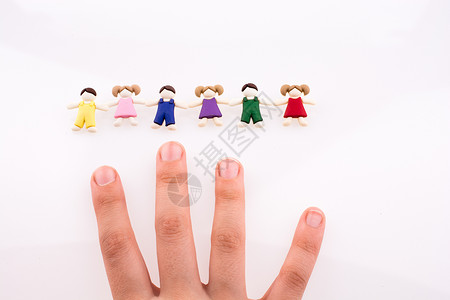 手靠近图儿童白色数字玩具手指孩子们模型孩子女性人体背景图片