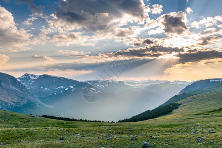 特雷杜尔一氧化碳风景优美的高清图片