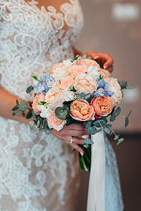 婚前花束婚姻庆典女性美丽仪式新娘白色订婚裙子玫瑰高清图片