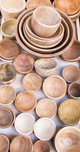 空木碗餐具手工业手工盘子烹饪食物圆形用具木头背景图片